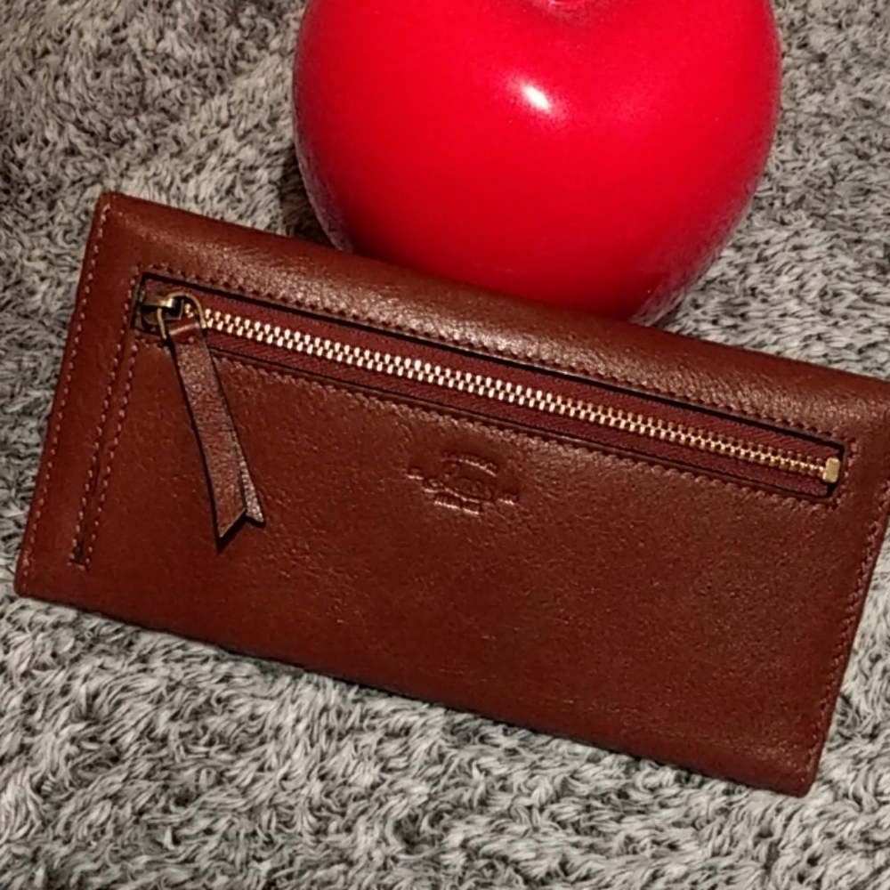 Authentic Bass brown leather wallet